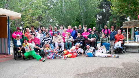 Para muchas personas, con grandes discapacidades f&iacute;sicas, intelectuales o sensoriales, subir a una atracci&oacute;n es una experiencia incre&iacute;ble. Foto: Fundaci&oacute;n DFA