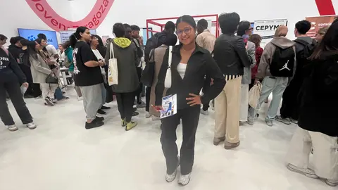 Catherine busca su primer empleo en el sector del turismo. Foto: C.M.