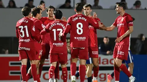 Los jugadores celebran el primero de los tres goles que anot&oacute; a la Mutilvera. Foto: Real Zaragoza