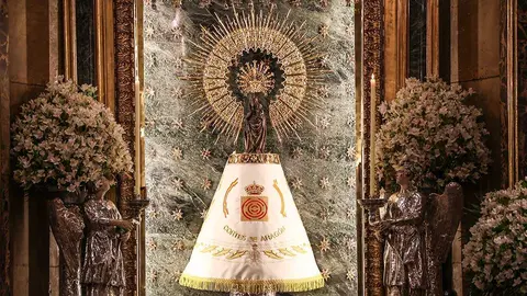 virgen-manto-cortes-de-arag&oacute;n-1