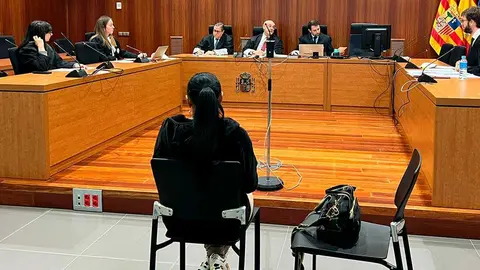 La regente de un club de alterne en Mainar (Zaragoza) ha sido acusada por dos mujeres de explotarlas sexualmente.
