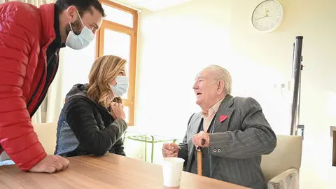 La secretaria general del PSOE Arag&oacute;n, Pilar Alegr&iacute;a, ha visitado este jueves A&iacute;nsa y Sobrarbe.