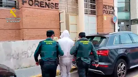 La Guardia Civil ha identificado como presuntos implicados en los robos de supermercados a siete hombres espa&ntilde;oles, de entre 33 y 54 a&ntilde;os.