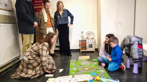 Carmen Sus&iacute;n, durante su visita a las instalaciones del CDIAT, en Alag&oacute;n. Foto: Gobierno de Arag&oacute;n