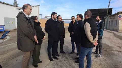 Alejandro Nolasco y Ricardo Chamorro durante su visita a al Secadero de Cereales Santiago