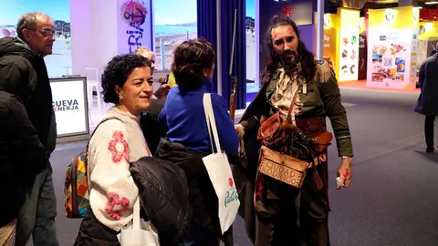 FITUR-9