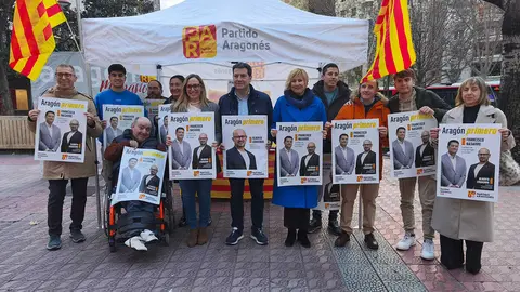 Gran parte de la candidatura por Zaragoza del PAR han arrancado su campa&ntilde;a para el 8F este viernes por la tarde | David Doc&oacute;n