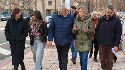 Pilar Alegr&iacute;a ha visitado el barrio zaragozano de Rosales del Canal | David Doc&oacute;n