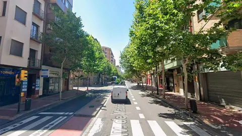 Tras quedarse con los 900 euros, el estafador fue perseguido por la avenida Madrid de Zaragoza por la v&iacute;ctima y su pareja hasta que le perdieron de vista.