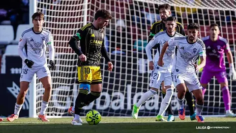 Guti, en el Albacete - Real Zaragoza, del que se retir&oacute; lesionado. Foto: LaLiga