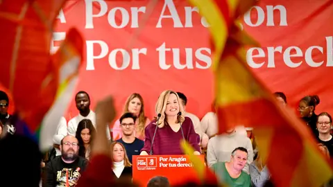 Pilar Alegr&iacute;a en su mitin en Teruel junto a Pedro S&aacute;nchez | Foto: PSOE