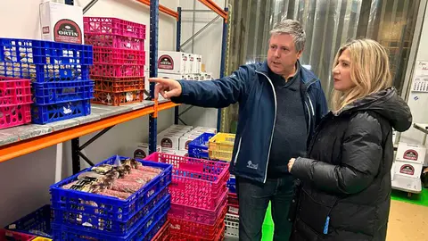 Mar Vaquero ha visitado la empresa C&aacute;rnicas Ort&iacute;n de Andorra | Foto: DGA