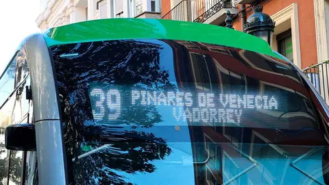 desv&iacute;os-zaragoza-bus-urbano-adornos-navidad-39