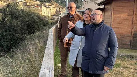 El l&iacute;der del PAR, Alberto Izquierdo, ha visitado Beceite para reclamar balsas laterales en el r&iacute;o Matarra&ntilde;a | Foto: PAR