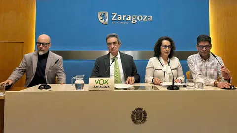 David Flores, Julio Calvo, Eva Torres y Armando Mart&iacute;nez son los cuatro concejales de Vox en el Ayuntamiento de Zaragoza