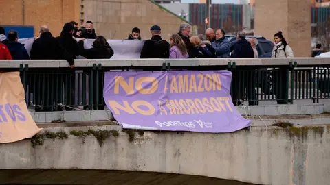 Una de las pancartas. Foto: Podemos Arag&oacute;n.