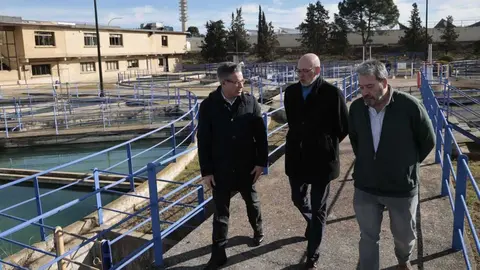 El responsable de Urbanismo, V&iacute;ctor Serrano, visita la depuradora de Casablanca