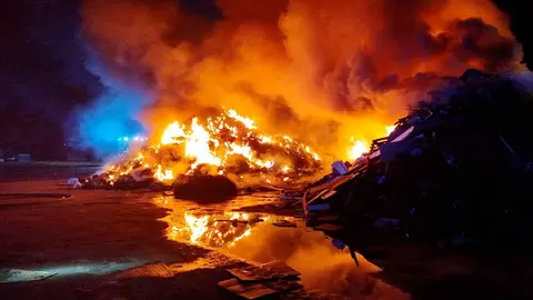 incendio-planta-recoclaje-monzon
