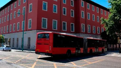 La agresi&oacute;n tuvo lugar este lunes en el interior de un bus urbano de Zaragoza a la altura de paseo Echegaray y Caballero. Foto de Archivo