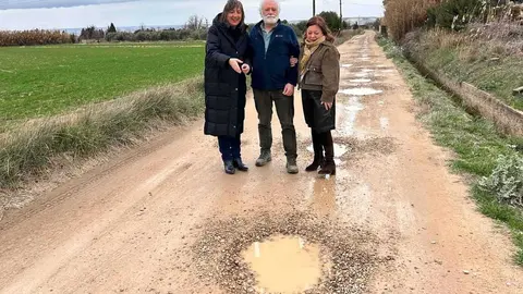 El PSOE denuncia el mal estado de los caminos. Foto: PSOE