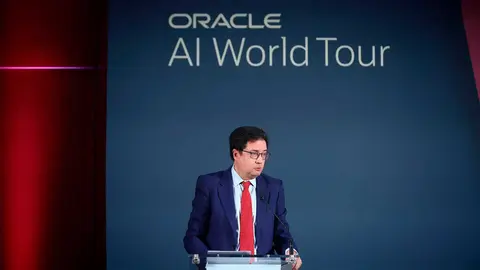 El ministro &Oacute;scar L&oacute;pez en una intervenci&oacute;n durante el Oracle AI World Tour | Foto: Ministerio de Transformaci&oacute;n Digital