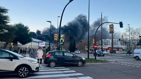 CHA ha exigido al Ayuntamiento de Zaragoza que impulse &ldquo;de manera urgente&rdquo; una revisi&oacute;n de la planificaci&oacute;n urban&iacute;stica vigente de aquellas industrias cercanas a zonas densamente pobladas. Foto: Carla Mu&ntilde;oz