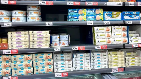 Latas de at&uacute;n de supermercado. Foto: Actualidad Media