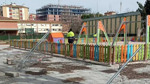 obas-la-jota-manifestacion-vecinos-malestar-vallas