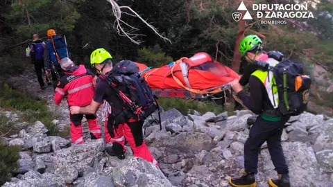El senderista rescatado sufri&oacute; un percance en el sendero que va desde el aparcamiento de Haya Seca hasta el Collado Bellido, en el Moncayo. Fuente: Bomberos DPZ