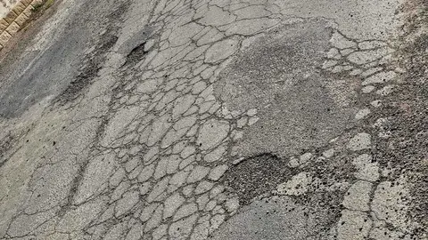 Carretera-HU--831-que-atraviesa-la-localidad