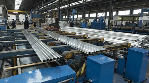 Supervisar las actividades de producci&oacute;n es una de las tareas. Foto: Arag&oacute;n Press