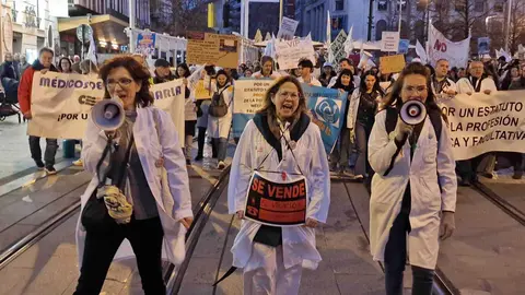Manifestaci&oacute;n de m&eacute;dicos y facultativos el pasado 20 de febrero en Zaragoza (2)