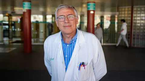 El doctor Gil Romea es cirujano en el hospital Cl&iacute;nico Universitario Lozano Blesa