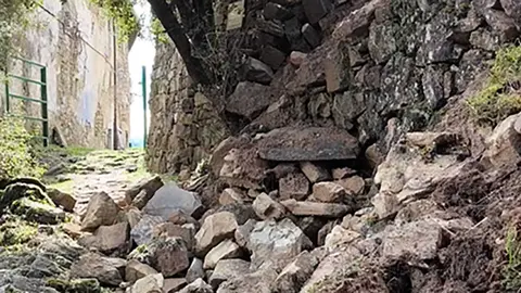 El derrumbe se ha producido en la zona de la conocida Era del cine de Ascaso, el espacio donde cada a&ntilde;o se celebra la Muestra de Cine.