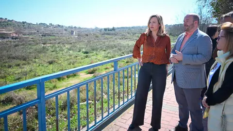 Pilar Alegr&iacute;a ha visitado la parcela donde se deber&iacute;a construir el segundo instituto de Monz&oacute;n | Foto: Arag&oacute;n Press