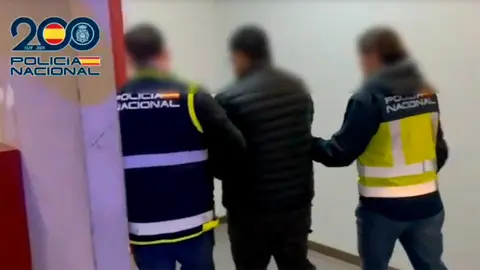 La Polic&iacute;a Nacional ha detenido a cinco personas por presuntos delitos de explotaci&oacute;n laboral en establecimientos tipo kebabs de Zaragoza.