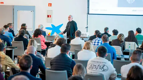 El reconocido chef catal&aacute;n Ferran Adri&agrave; ha inaugurado en Zaragoza una formaci&oacute;n intensiva dirigida a profesionales de la restauraci&oacute;n