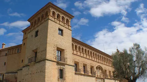 alca&ntilde;iz