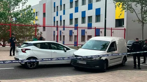 Detenida la mujer que ha circulado en el barrio Jes&uacute;s de Zaragoza con su pareja subida al cap&oacute; hasta chocar con otro veh&iacute;culo y dejar al hombre gravemente herido. Foto: Mario Rom&aacute;n