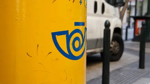Imagen de un buz&oacute;n de Correos. Foto: Pilar &Aacute;lvarez