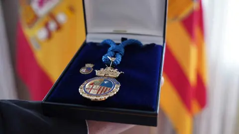 Medalla_Cortes__1_
