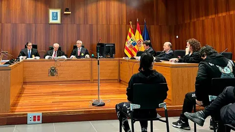El acusado de robar en el Mercadona de Utebo y huir, esta ma&ntilde;ana en la Audiencia Provincial de Zaragoza.