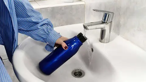 corte-agua-garrapinillos-zaragoza-botellas