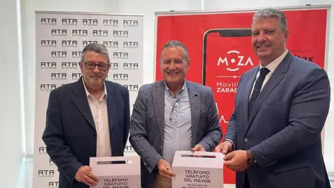 Este mi&eacute;rcoles se han comenzado a colocar los carteles informativos en los taxis. DGA