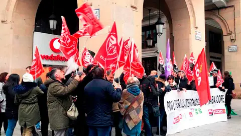 Decenas de trabajadores de Majorel ya se concentraron en 2019 por un "ERE encubierto" | Foto: Arag&oacute;n Press