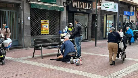 Detenci&oacute;n de un joven tras presuntamente robar en un bazar de la calle Delicias el pasado 7 de mayo. Foto: M. R.