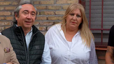 Jos&eacute; Luis y Conchi denuncian haber sufrido tres casos de inquiokupaci&oacute;n en Zaragoza. Foto: Javier Miranda