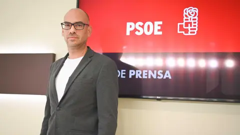 El diputado socialista, Jorge Pastor, ha llamado a la movilizaci&oacute;n durante la manifestaci&oacute;n del 20 de mayo por la educaci&oacute;n p&uacute;blica | Foto: PSOE