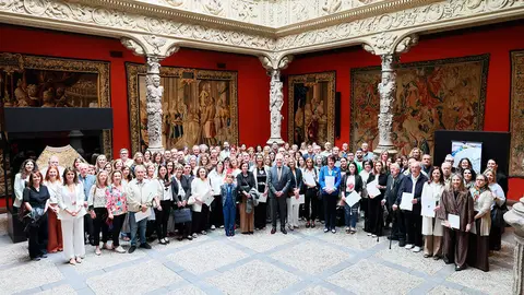 Foto de familia de las entidades que colaboran con el programa "Ayuda a la infancia" | Fundaci&oacute;n Ibercaja