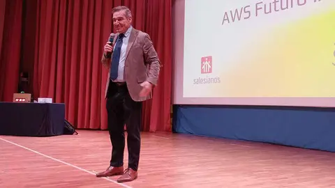 Luis Mallada ha estado en la inauguraci&oacute;n del hackathon. Foto Gobierno de Arag&oacute;n